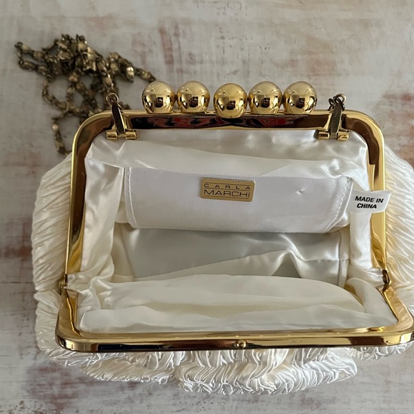 Carla Marchi Ivory pleated Crossbody - Picture 7 of 7